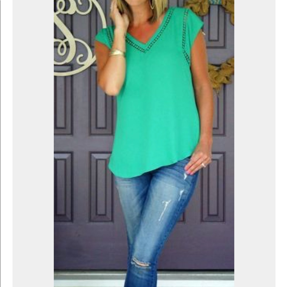 41 Hawthorn emerald green cap sleeve blouse